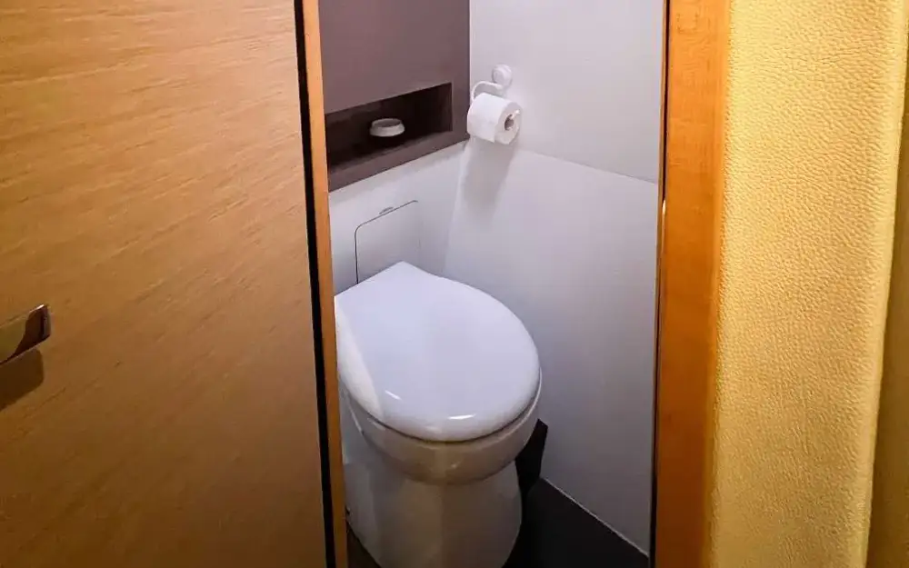 slider 5 Fountaine Pajot Helia 44