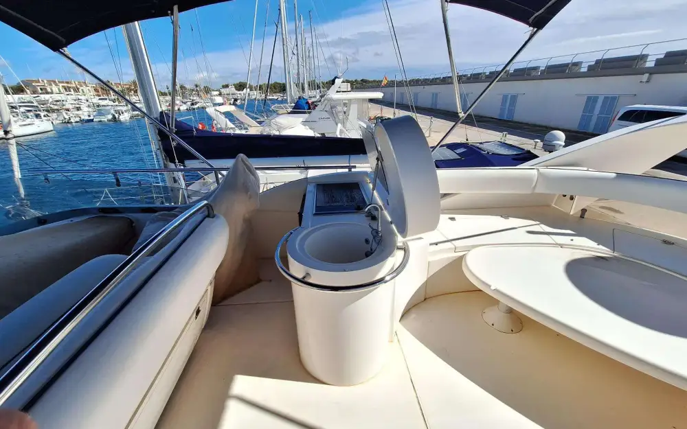 slider 10 Fairline Phantom 46