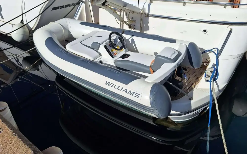 slider 11 Fairline Phantom 46