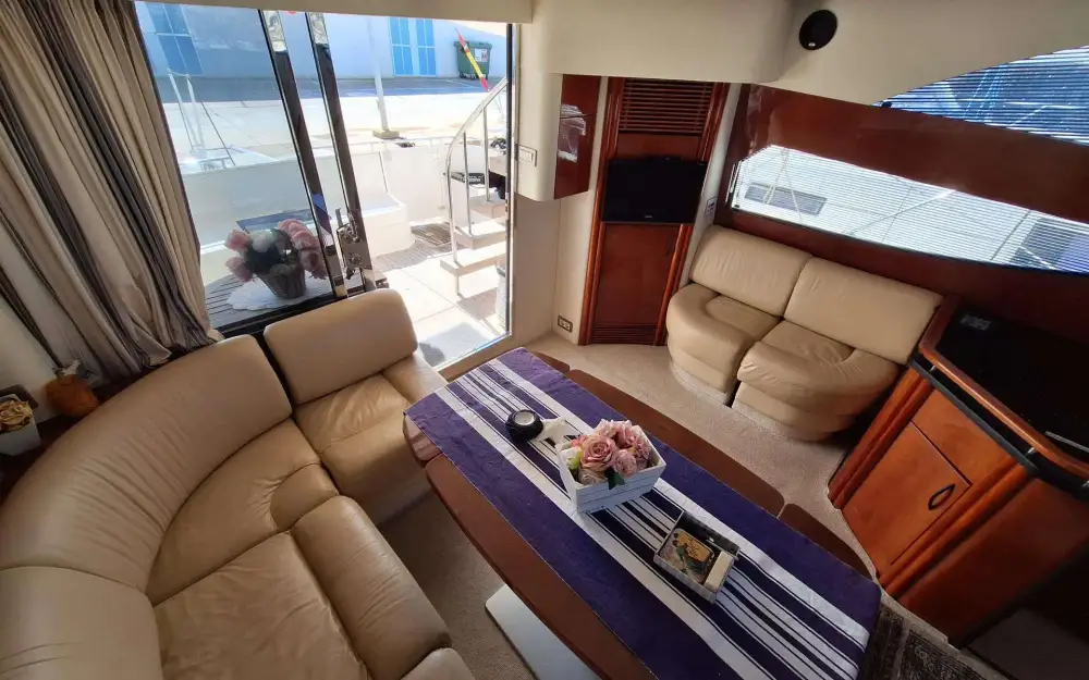 slider 12 Fairline Phantom 46
