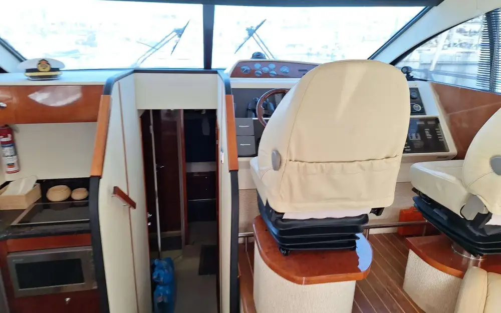 slider 13 Fairline Phantom 46