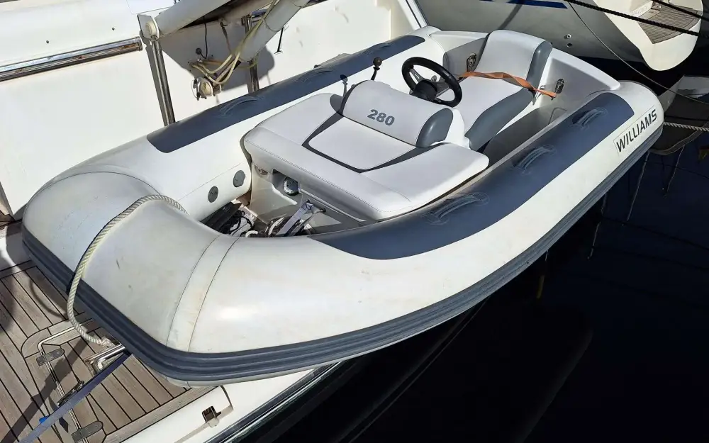 slider 15 Fairline Phantom 46