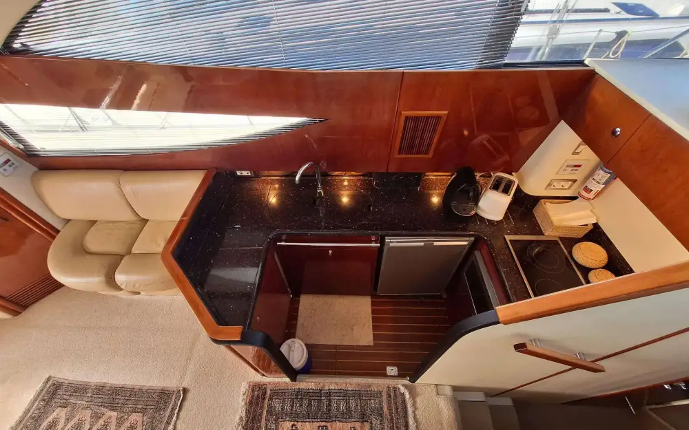 slider 16 Fairline Phantom 46