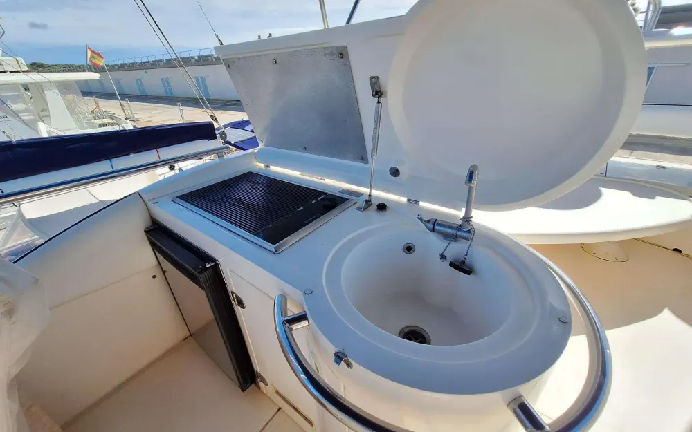 slider 4 Fairline Phantom 46 - null