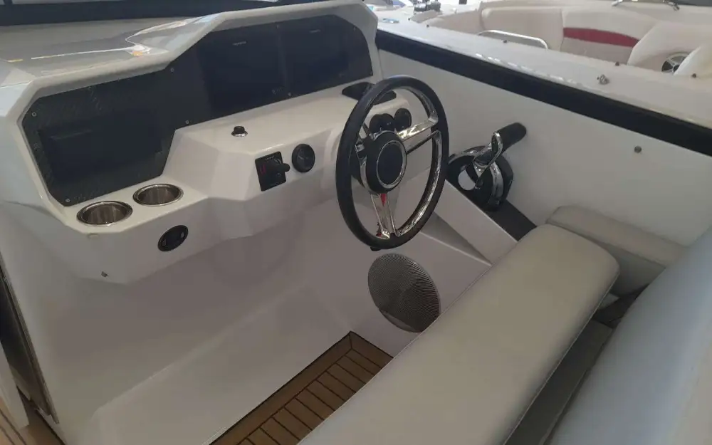 slider 3 Rand Boats Supreme 27