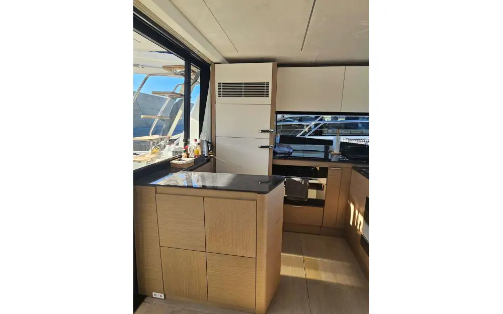 slider 17 Jeanneau Prestige 590