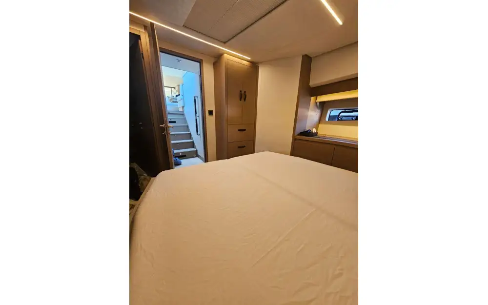 slider 1 Jeanneau Prestige 590