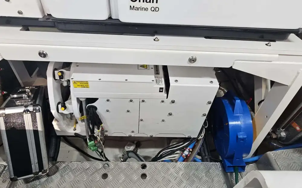 slider 21 Jeanneau Prestige 590