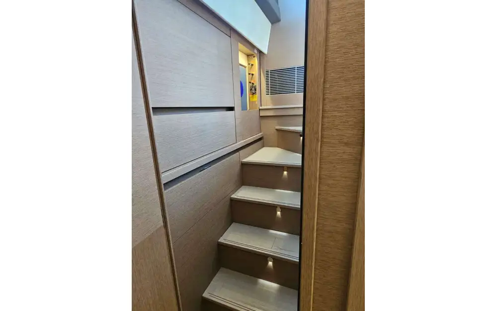 slider 23 Jeanneau Prestige 590