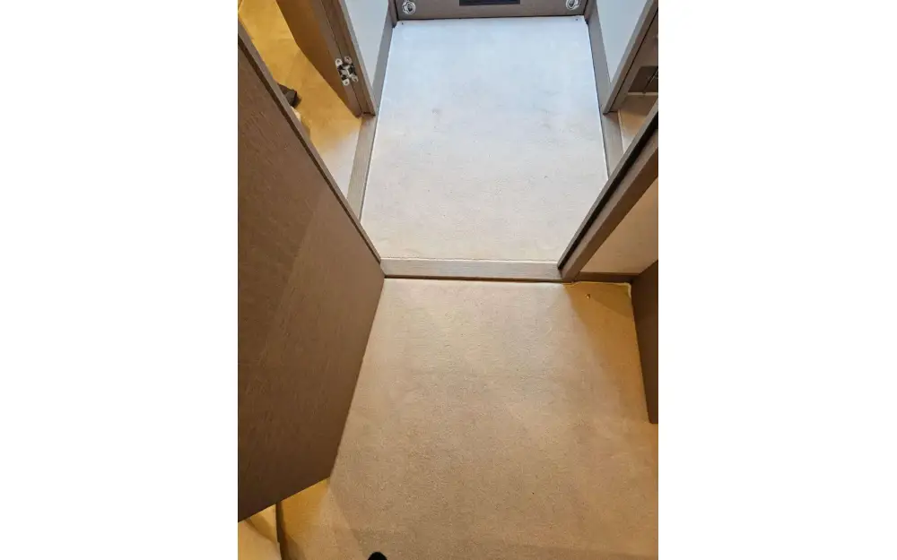 slider 24 Jeanneau Prestige 590