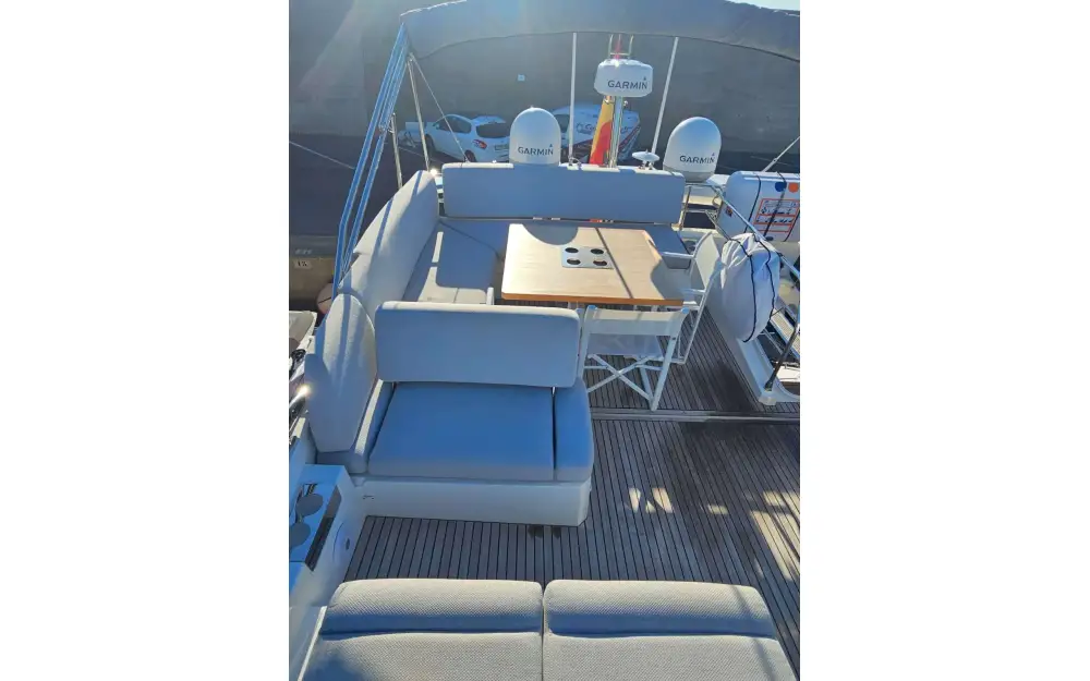 slider 32 Jeanneau Prestige 590
