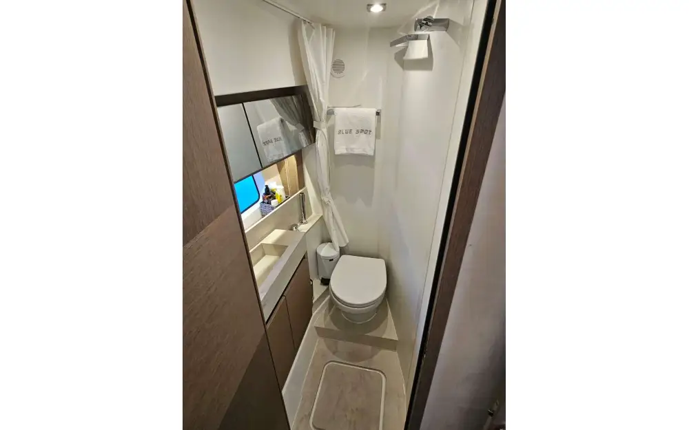 slider 34 Jeanneau Prestige 590