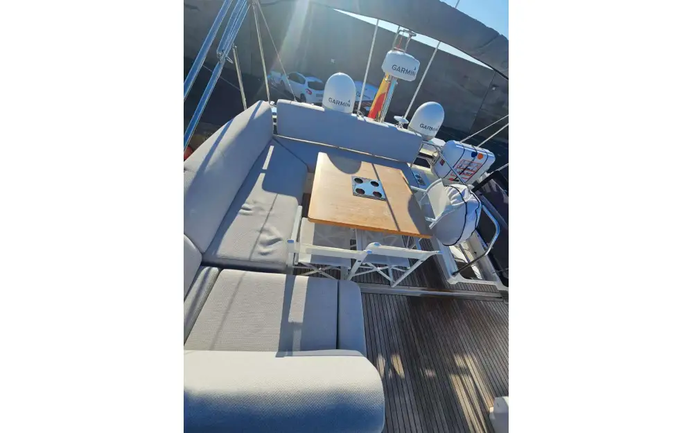 slider 3 Jeanneau Prestige 590