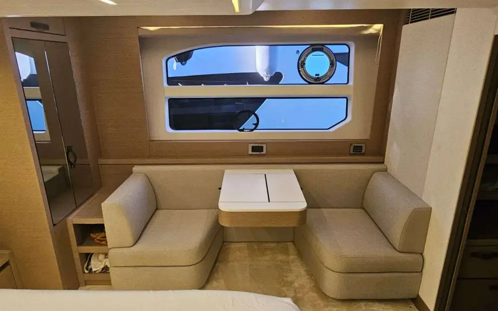 slider 39 Jeanneau Prestige 590