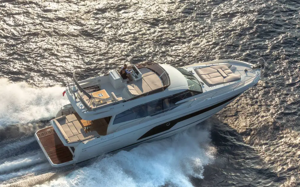 slider 40 Jeanneau Prestige 590