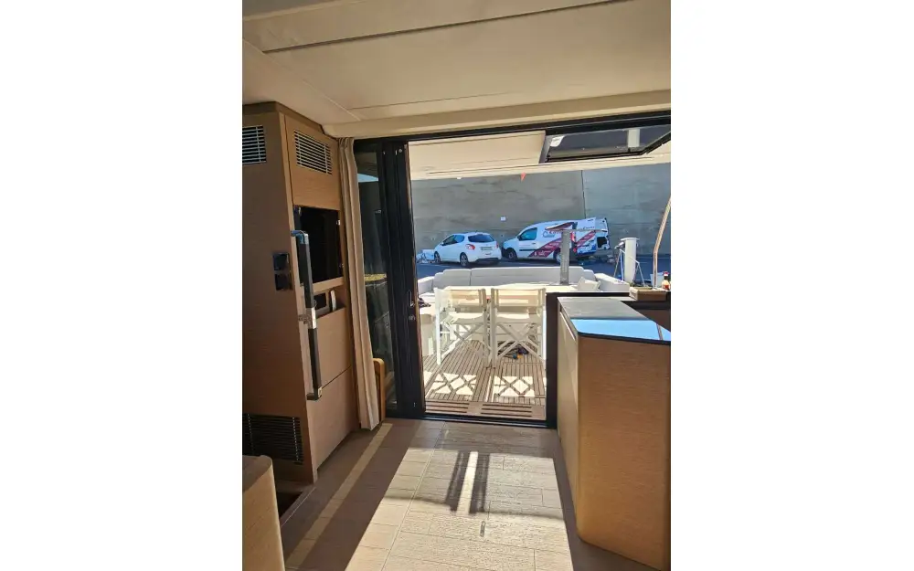 slider 43 Jeanneau Prestige 590