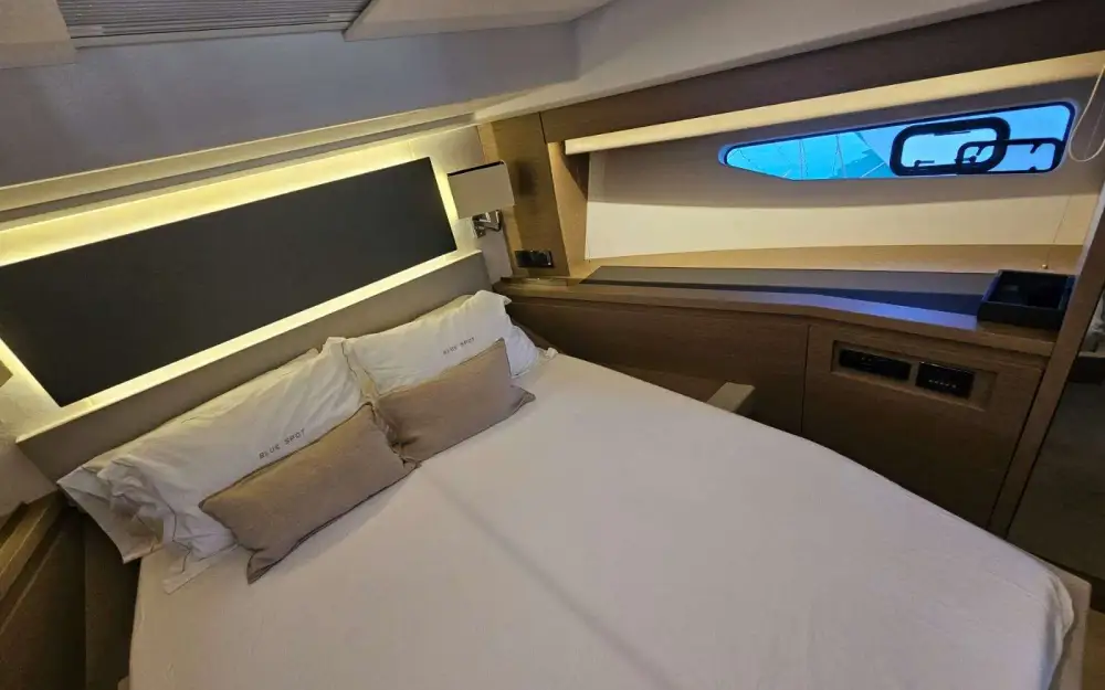 slider 51 Jeanneau Prestige 590