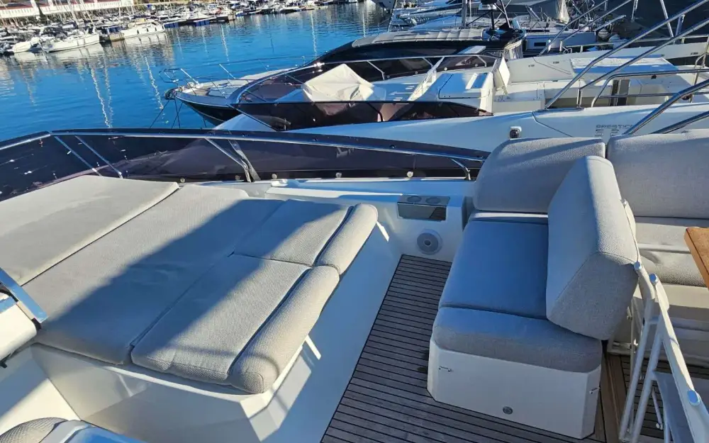 slider 52 Jeanneau Prestige 590