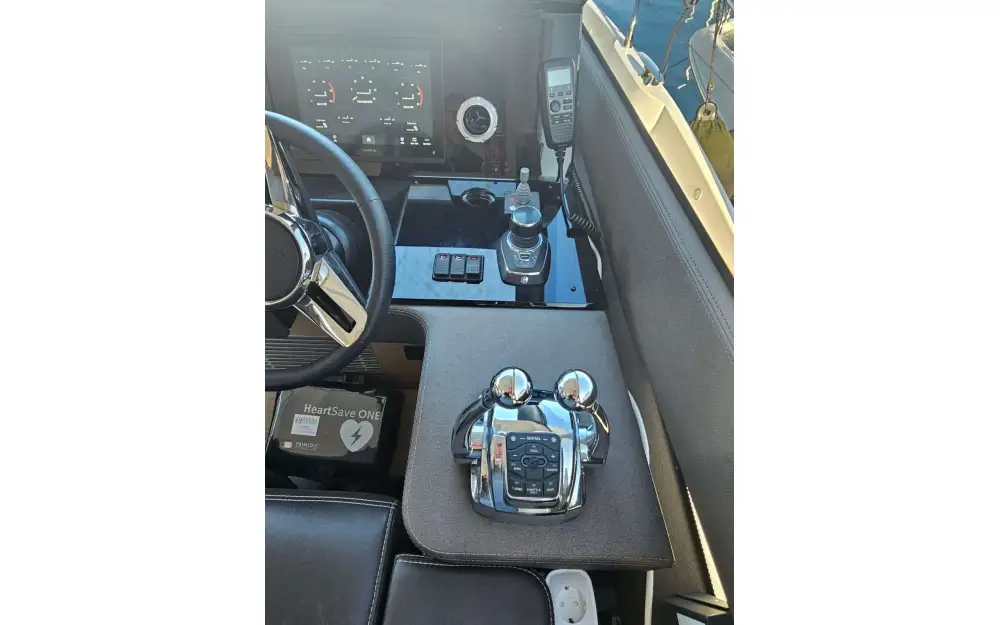 slider 6 Jeanneau Prestige 590