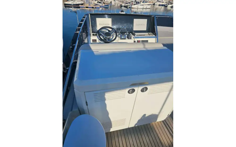 slider 7 Jeanneau Prestige 590