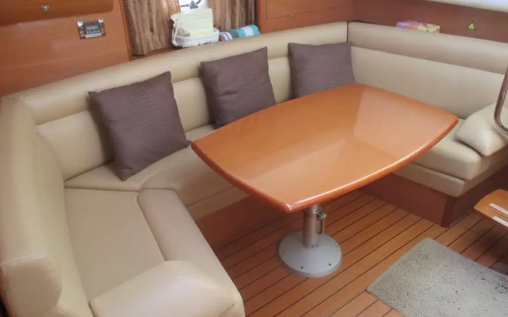 slider 9 Jeanneau Prestige 38 S