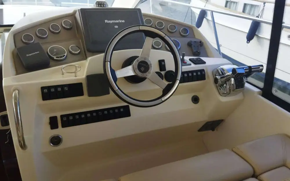 slider 16 Jeanneau Prestige 38 S