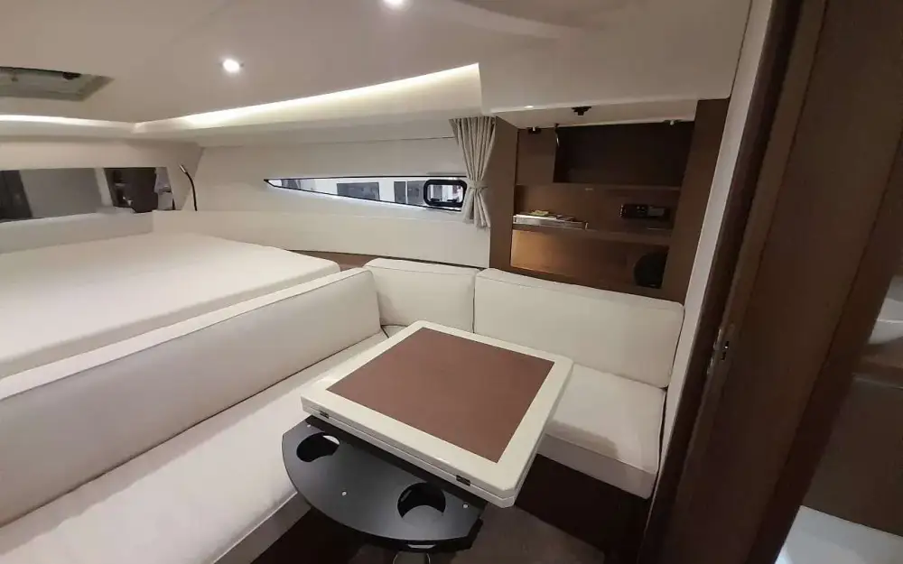 slider 20 Jeanneau Leader 36