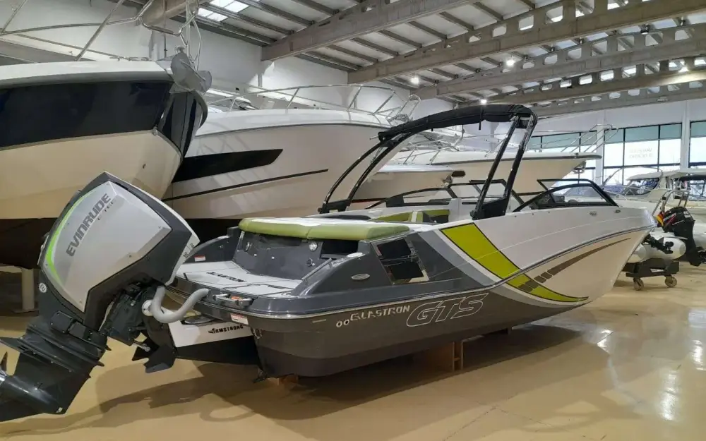 slider 0 Glastron  GTS 240