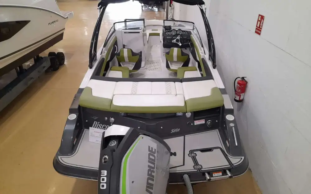 slider 4 Glastron  GTS 240