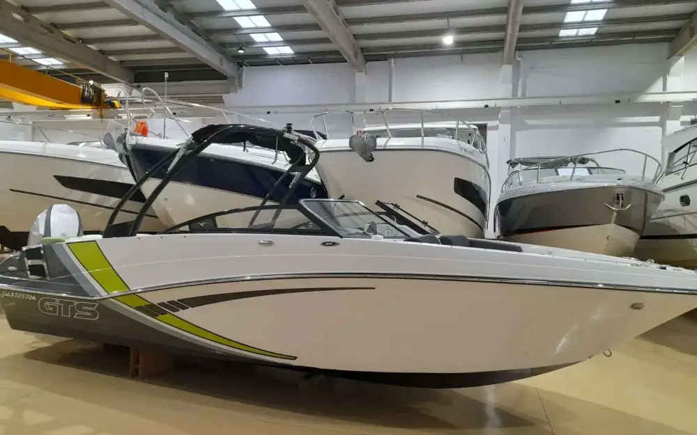 slider 6 Glastron  GTS 240