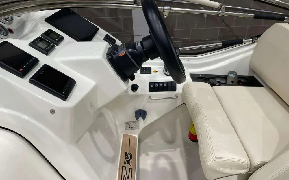 slider 8 Cranchi Z 35