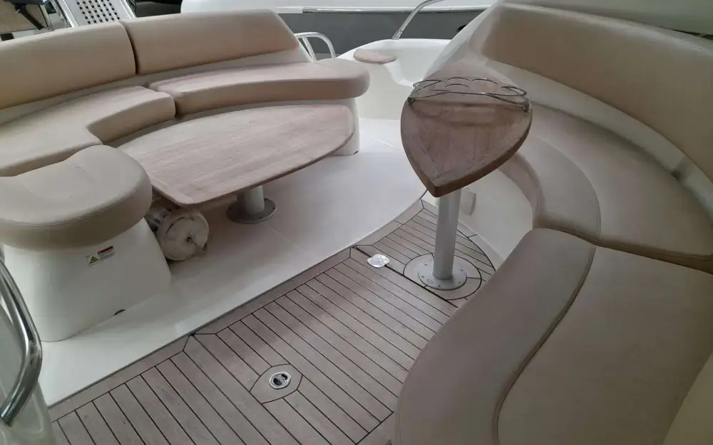 slider 2 Cranchi Mediterranee 43 Hard Top