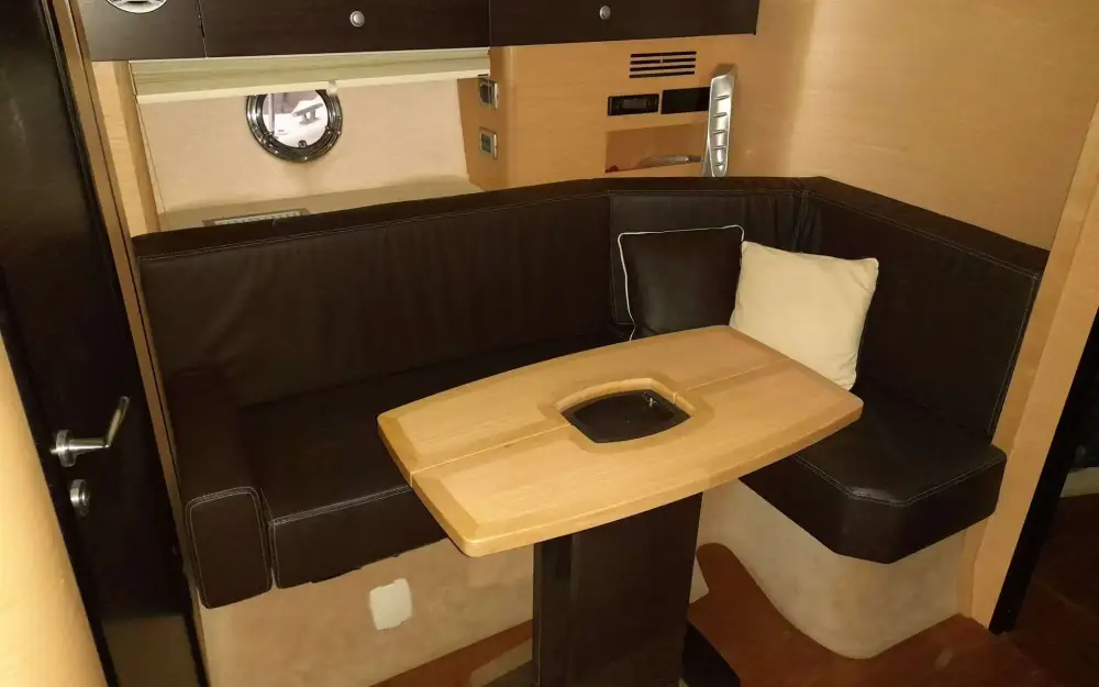 slider 3 Cranchi Mediterranee 43 Hard Top