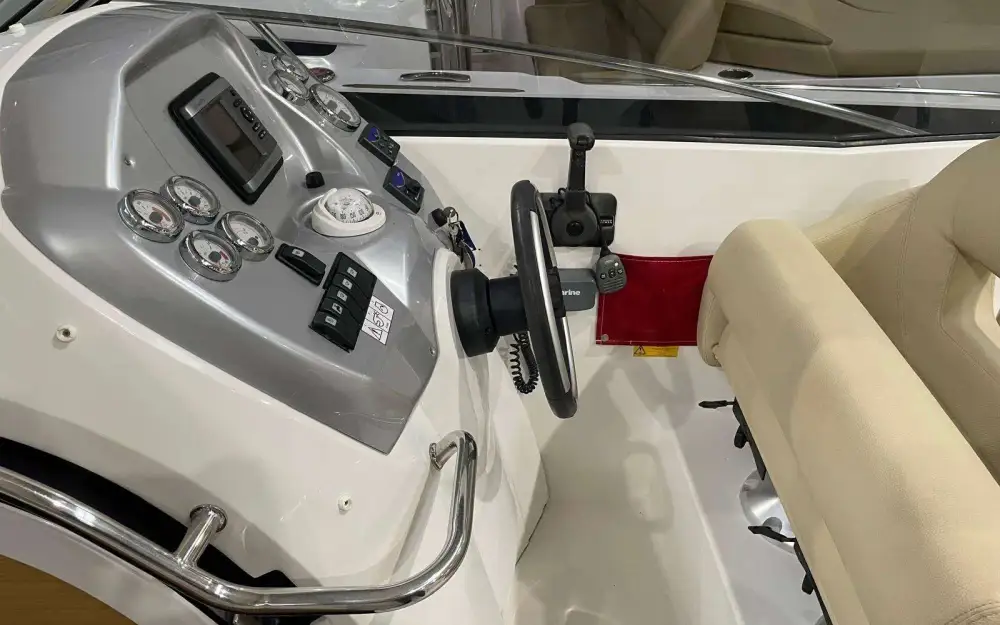 slider 2 Beneteau Monte Carlo 27