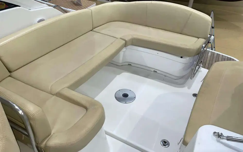 slider 4 Beneteau Monte Carlo 27