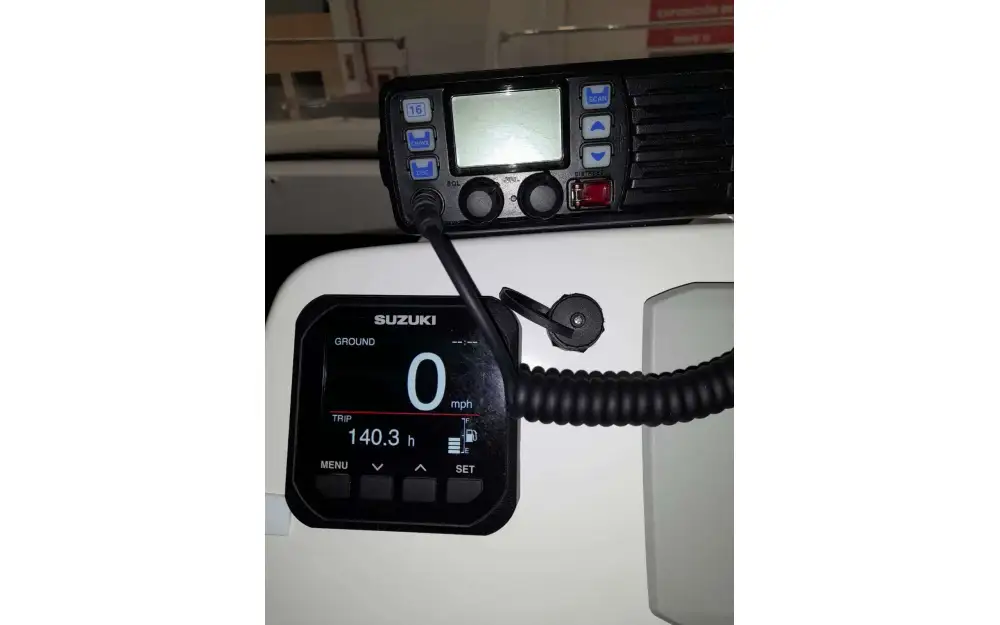 slider 2 Beneteau Antares 8 OB