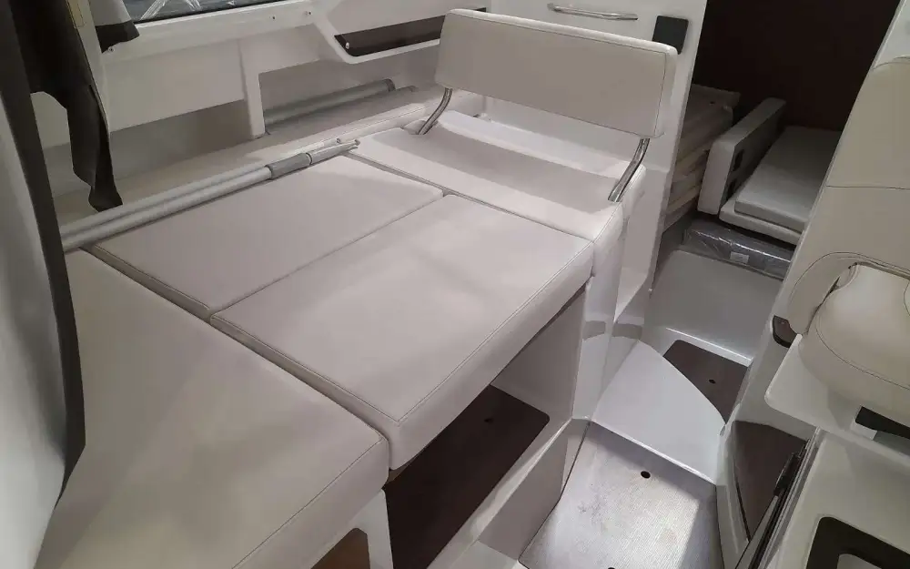 slider 5 Beneteau Antares 8 OB
