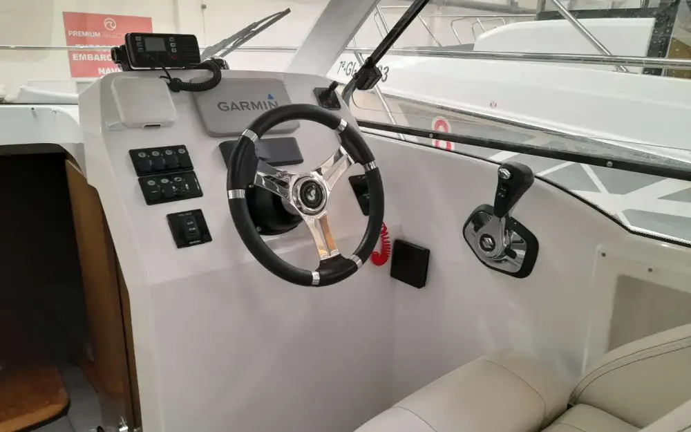 slider 7 Beneteau Antares 8 OB