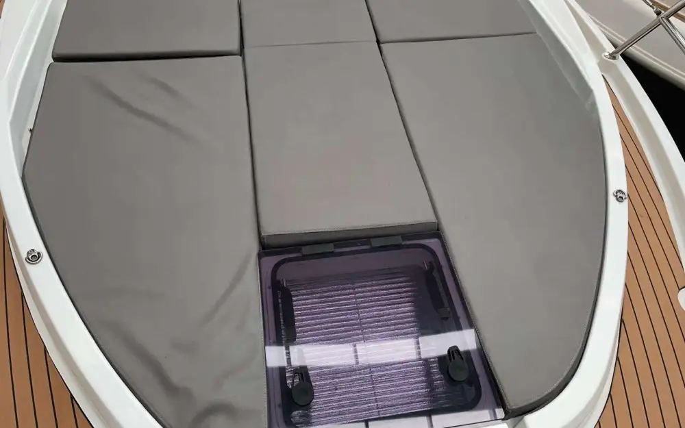 slider 10 Beneteau Antares 11 Fly