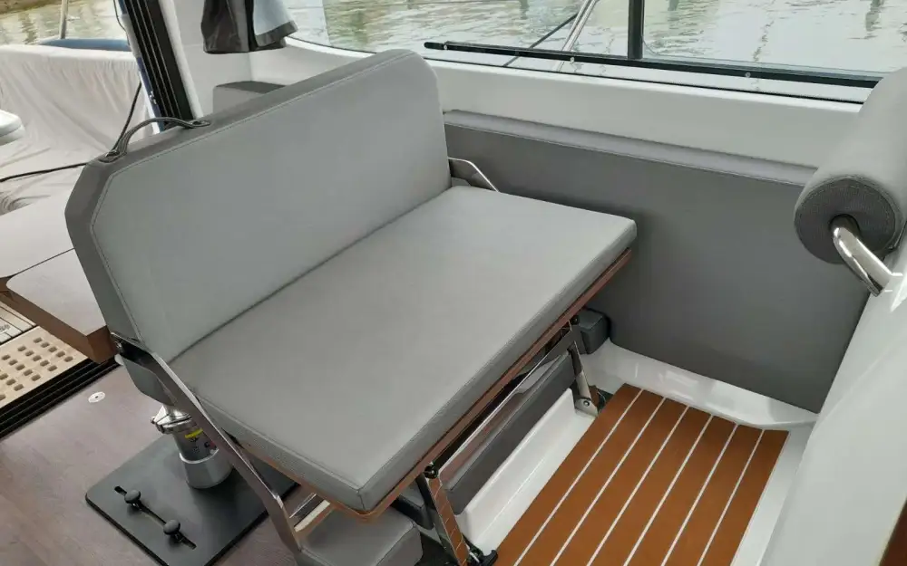 slider 12 Beneteau Antares 11 Fly