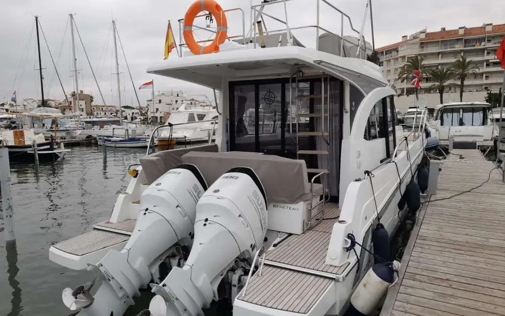 slider 18 Beneteau Antares 11 Fly