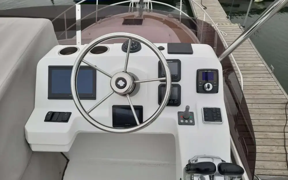 slider 23 Beneteau Antares 11 Fly