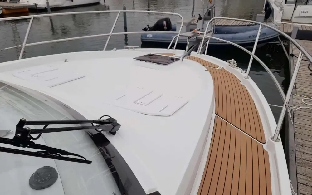 slider 26 Beneteau Antares 11 Fly