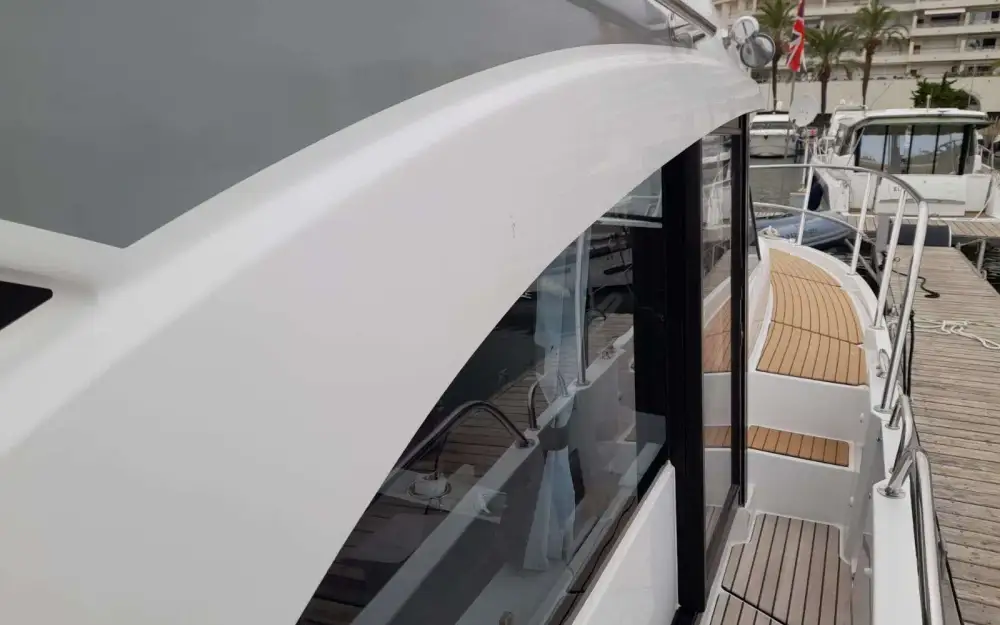 slider 34 Beneteau Antares 11 Fly