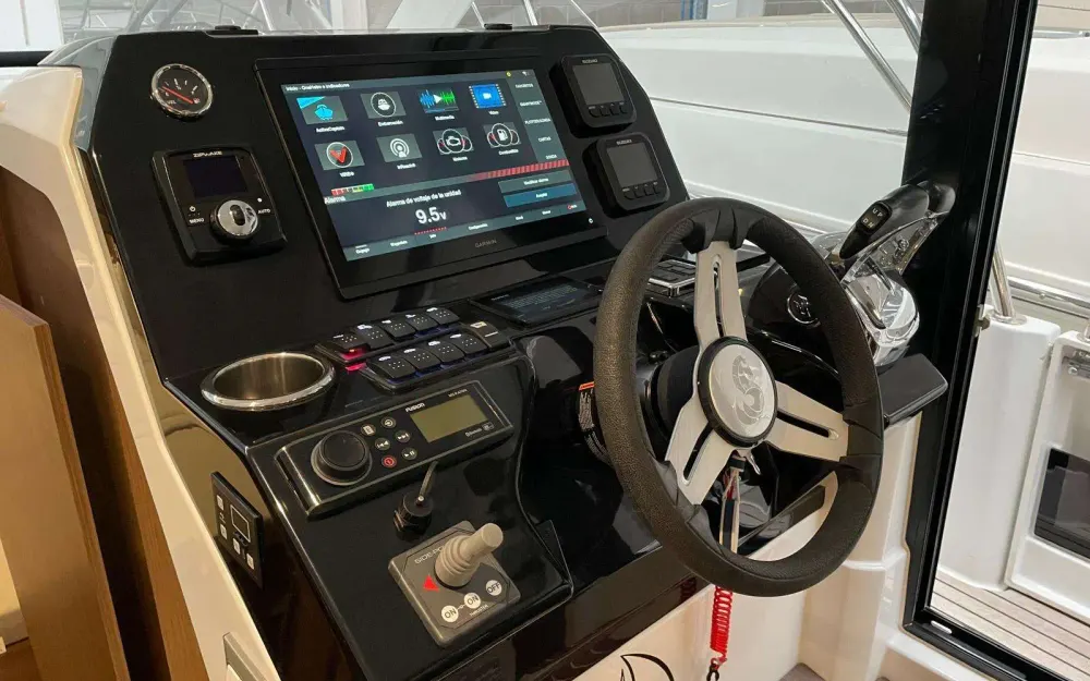 slider 5 Beneteau Antares 11 Fly - null