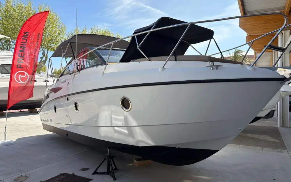 slider 0 Beneteau Monte Carlo 27