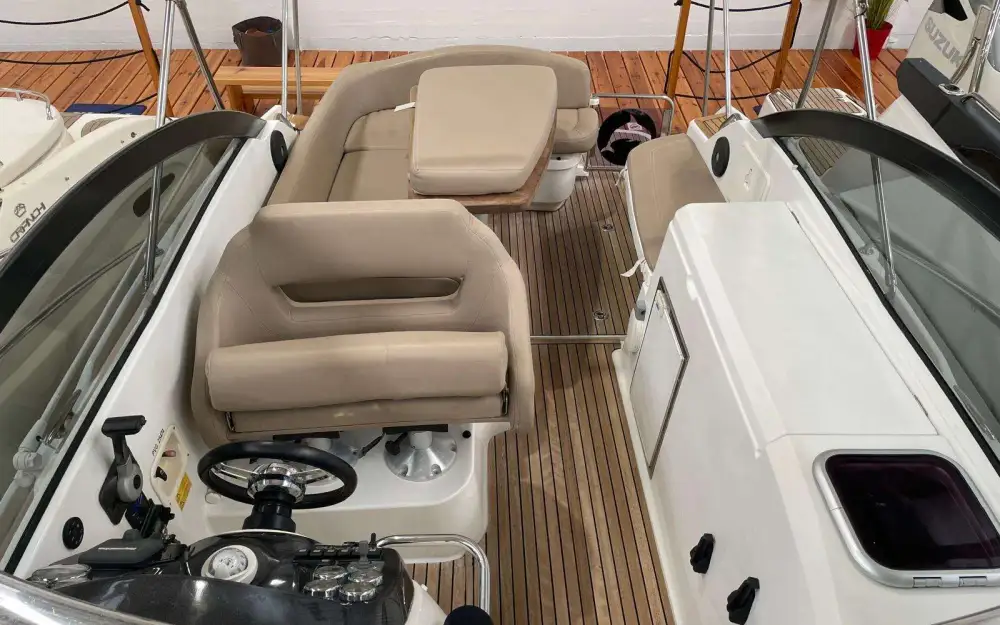 slider 12 Beneteau Monte Carlo 27