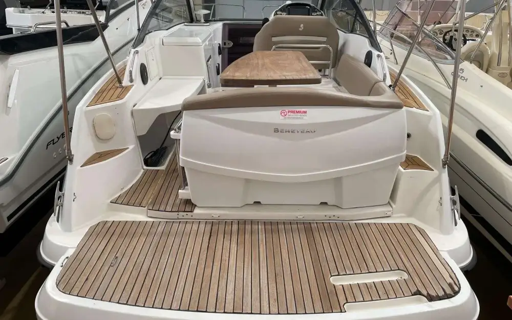 slider 14 Beneteau Monte Carlo 27