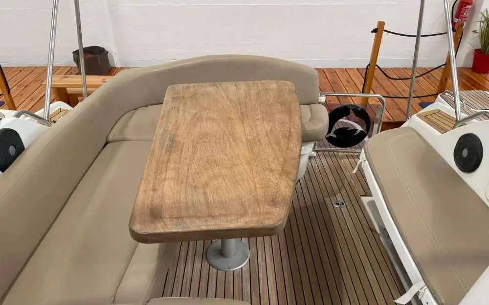 slider 1 Beneteau Monte Carlo 27