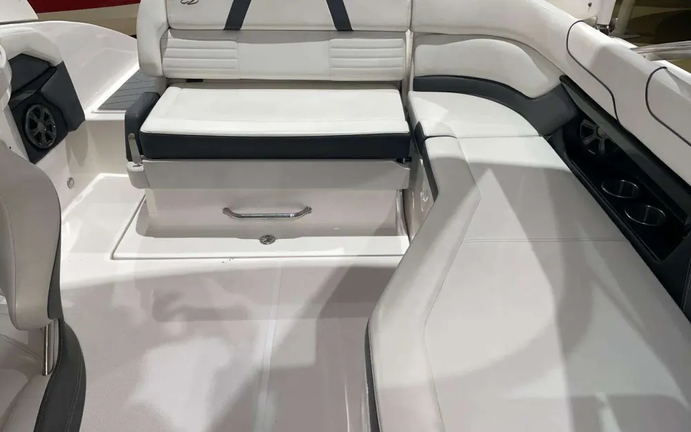 slider 11 Regal  24 Fastdeck - null